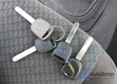 2005 Honda Civic Vp from USA, damaged, VIN 1HGEM22135L080266